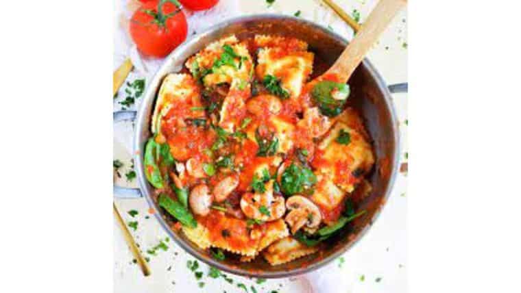Baked Spinach Ravioli In Garlic Tomato Sauce | Purchase | Rental Baked Spinach Ravioli In Garlic Tomato Sauce | Purchase | Rental